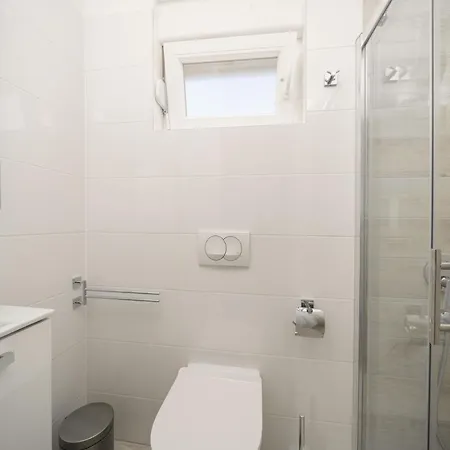Apartament Pinia *